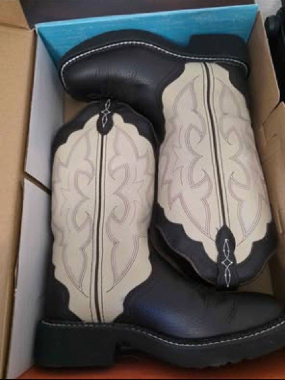 Women's Two-Tone Black and Cream Western Boots